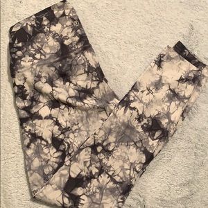 Lululemon wunder unders size 4